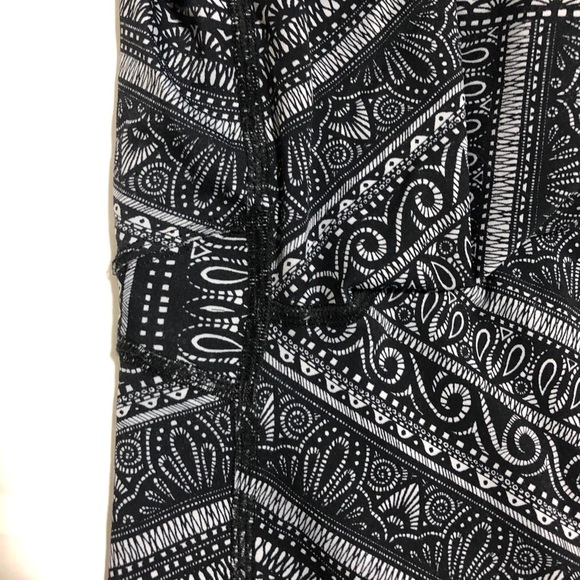 Lululemon leggings - Picture 2 of 5